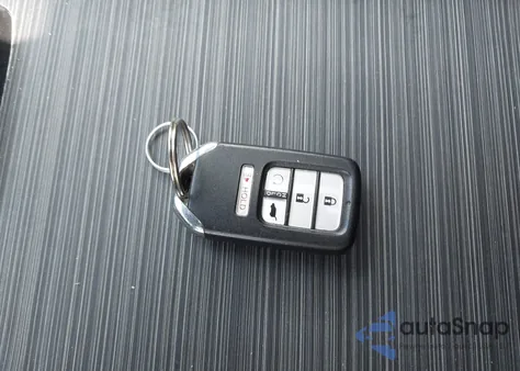 2018 Honda Pilot Touring из США, поврежденный, VIN 5FNYF6H91JB028626